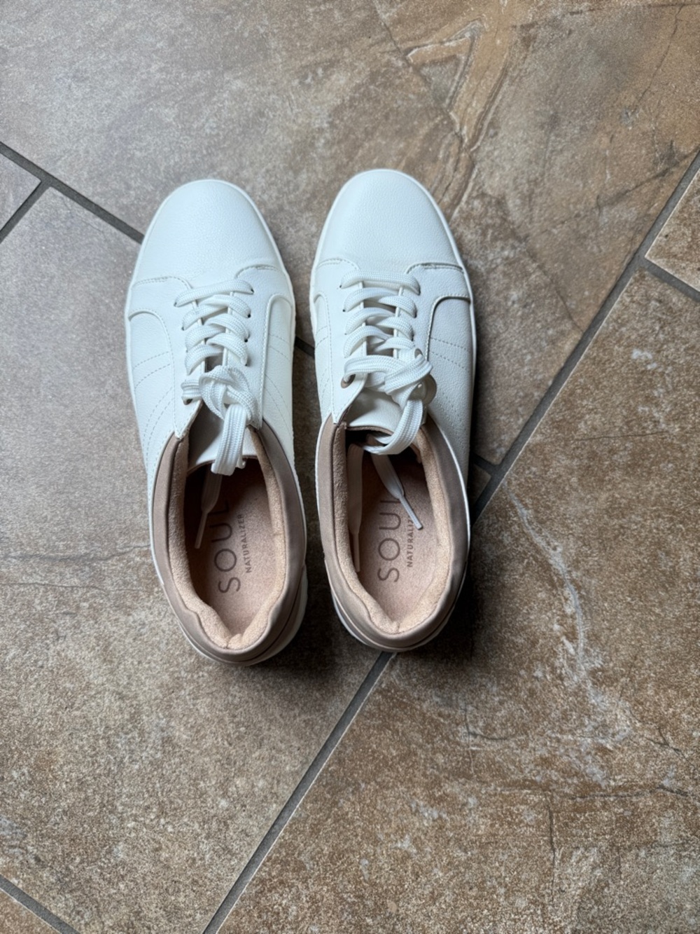 SOUL Naturalizer Women’s Neela White Sneaker with Beige Trim Size 9